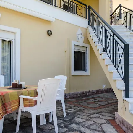 Kyrana Apartment *